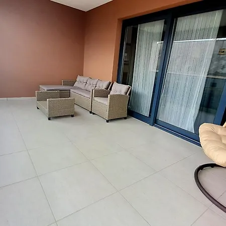 Arya Apartment *