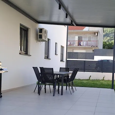 Arya Apartamento Kaštela